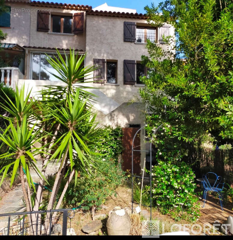 Maison à CARROS