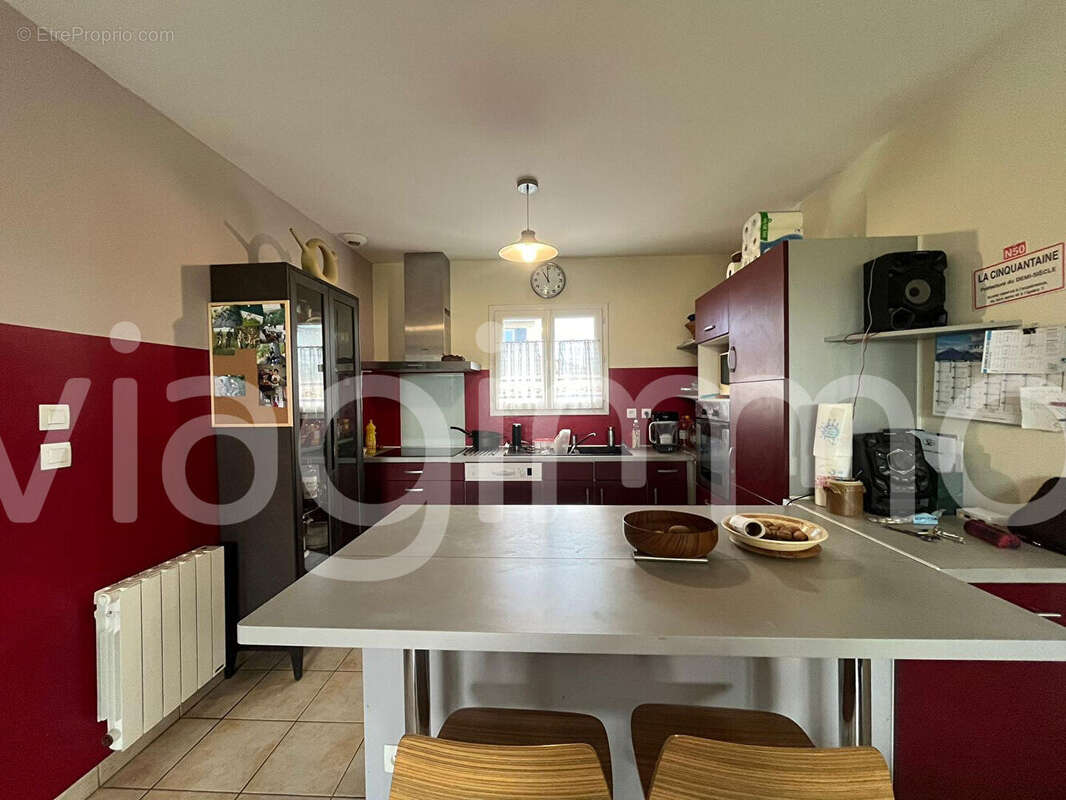 Maison à BEAUREPAIRE