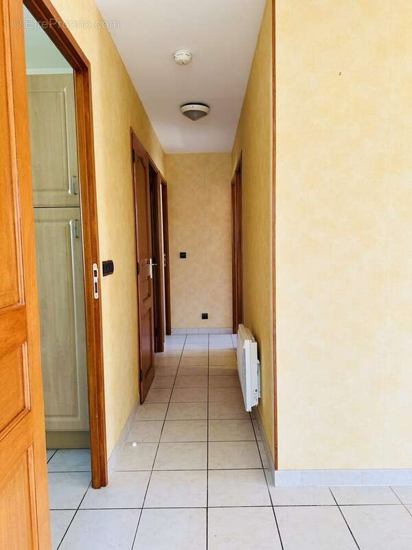 Maison 75 m² à Laragne-Monteglin  - photo 4