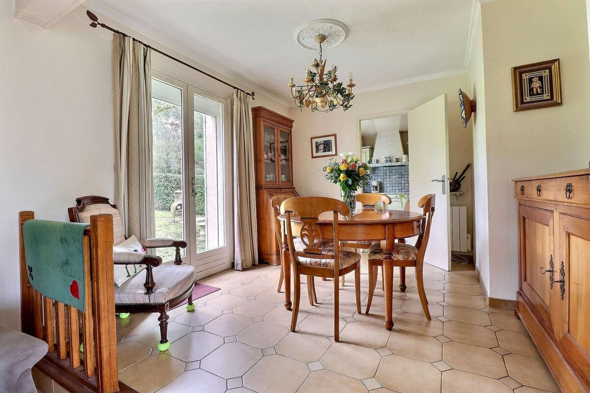 Maison à MAREIL-MARLY