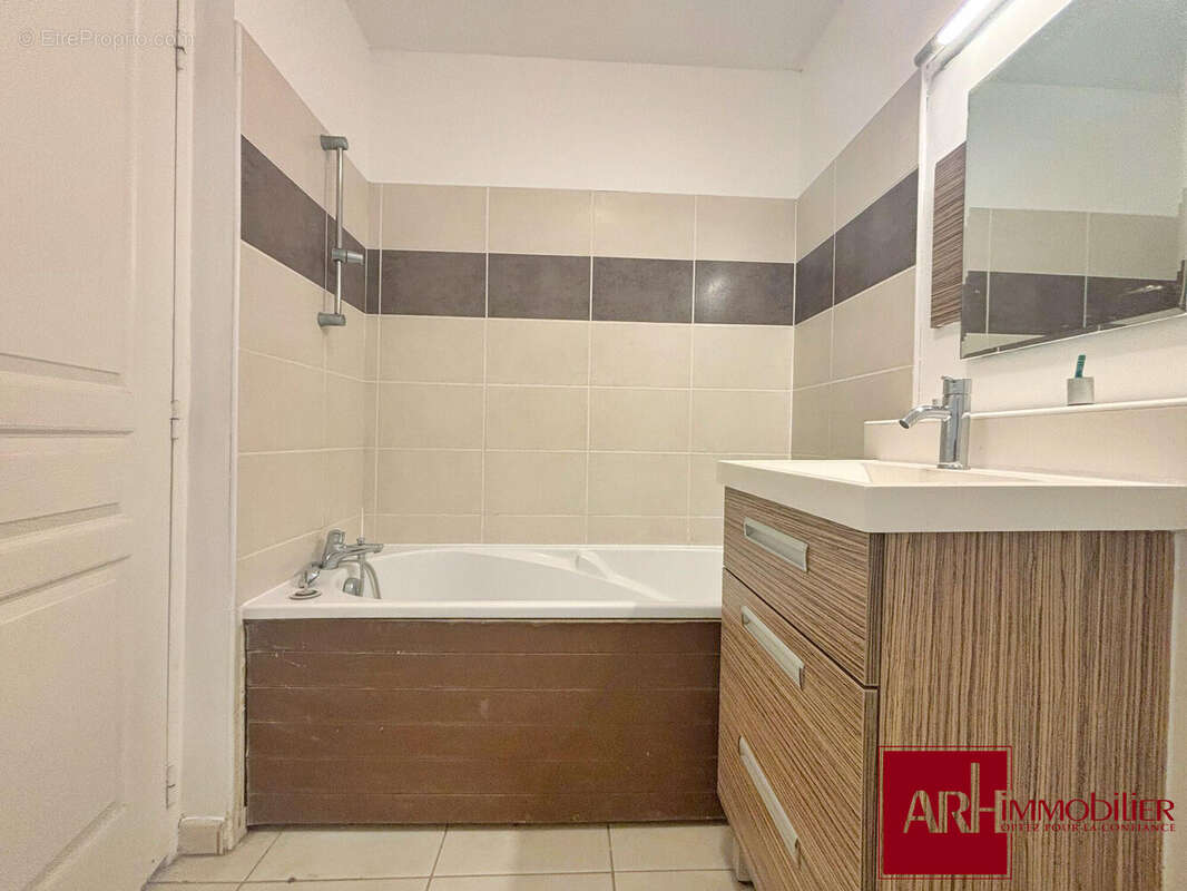 Appartement 3 pièces 59 m² à vendre à Saint-Denis (97400) - photo 8