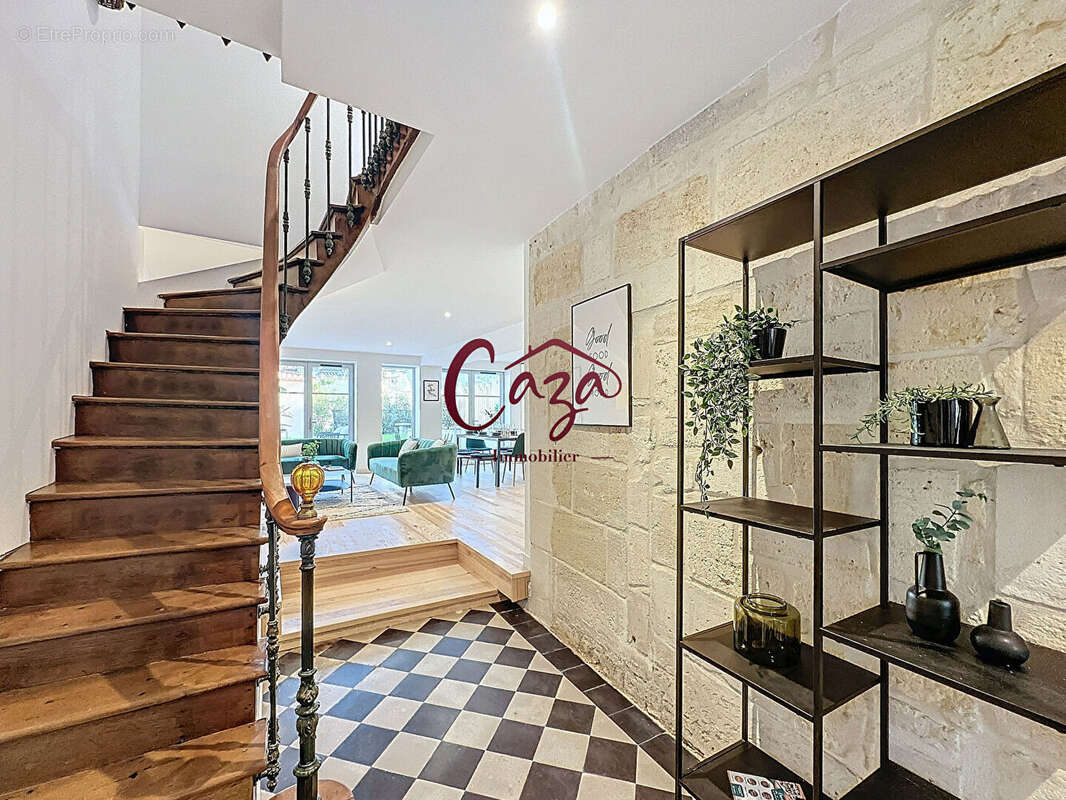 Maison à CAMBLANES-ET-MEYNAC