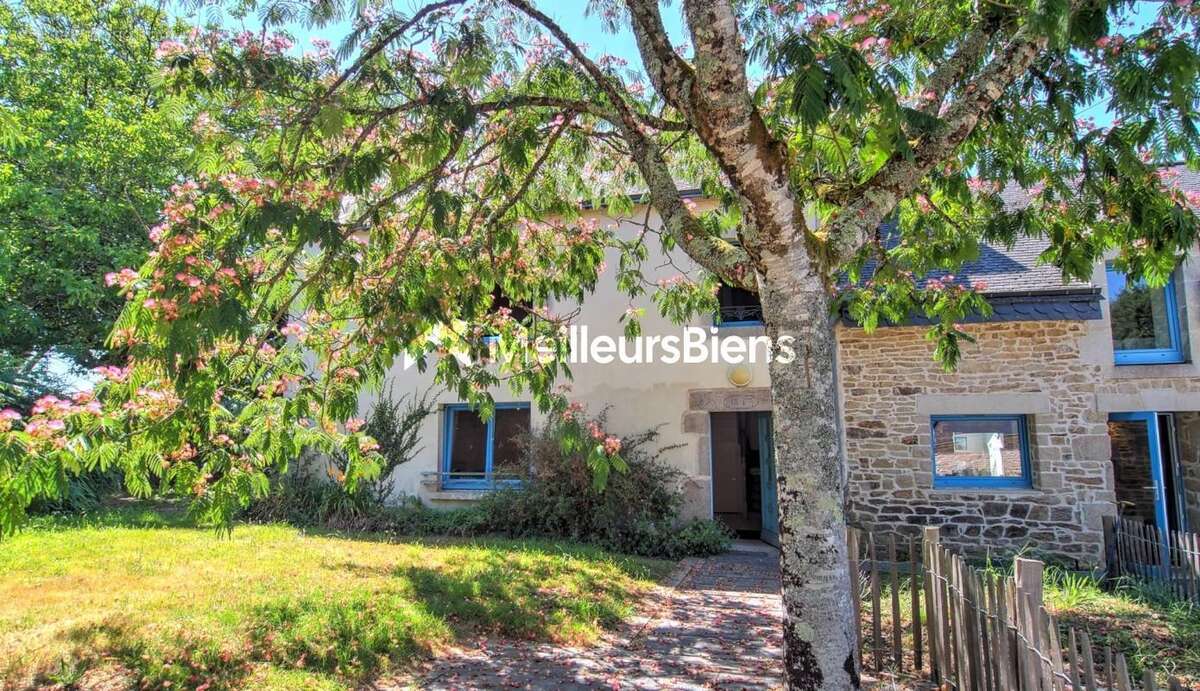 Longère à Arzano 287 m², deux maisons, 7 chambres, grand terrain - photo 21