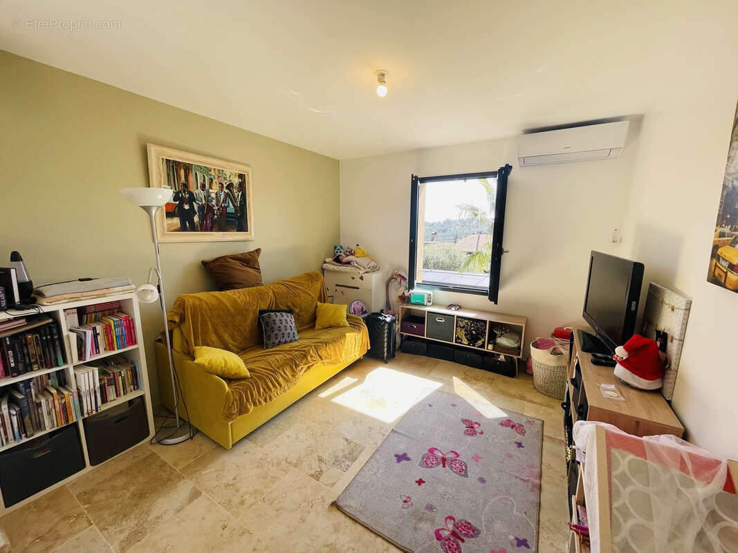 Maison à PLAN-DE-LA-TOUR