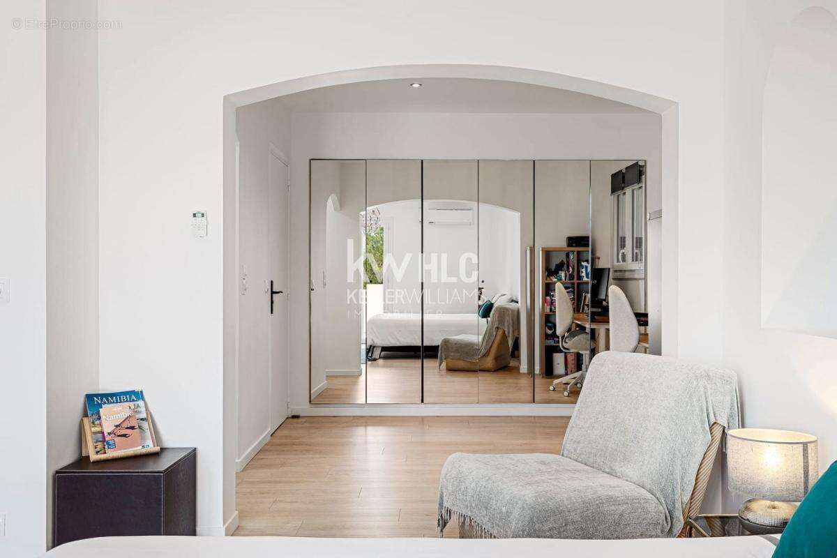 Maison à SAINT-LAURENT-DU-VAR