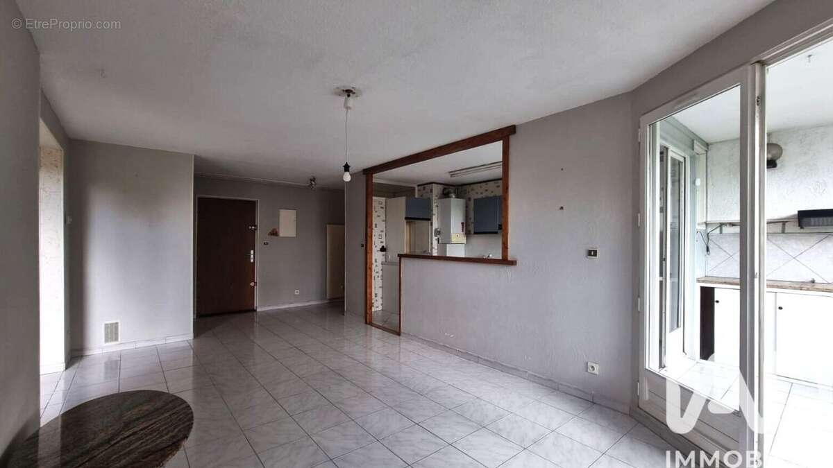 Photo 2 - Appartement à CHATEAURENARD