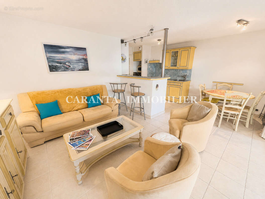 Vente appartement 3 pièces Sainte-Maxime avec terrasse et parking proche centre ville - photo 2