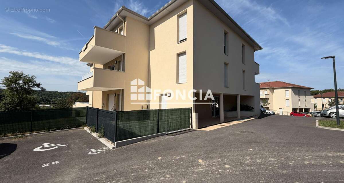 Appartement à L'ISLE-D'ABEAU