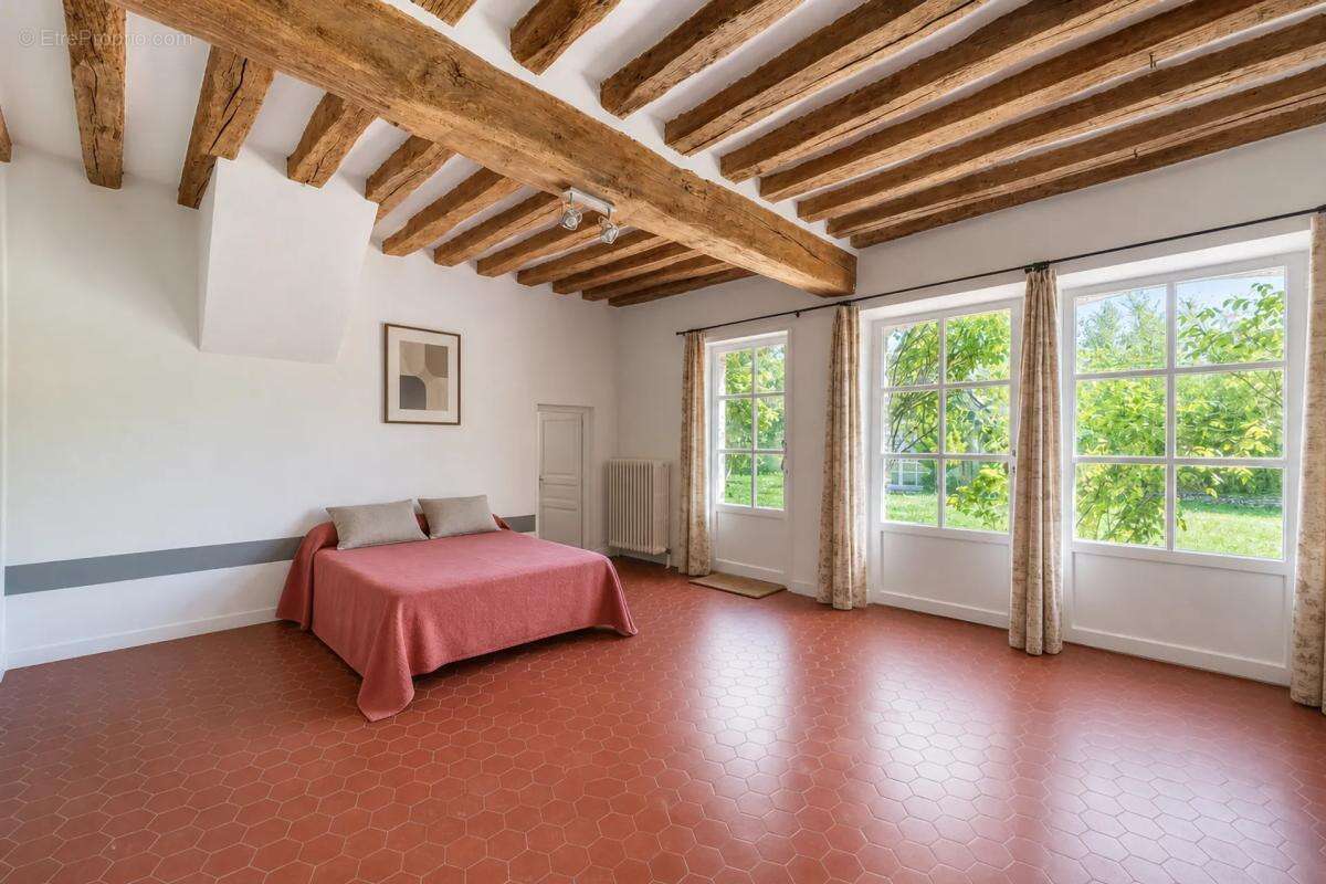 Maison à CROISILLES