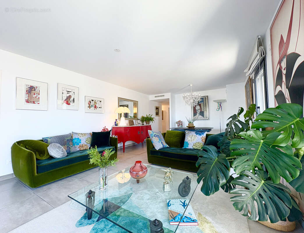 Appartement à SIX-FOURS-LES-PLAGES