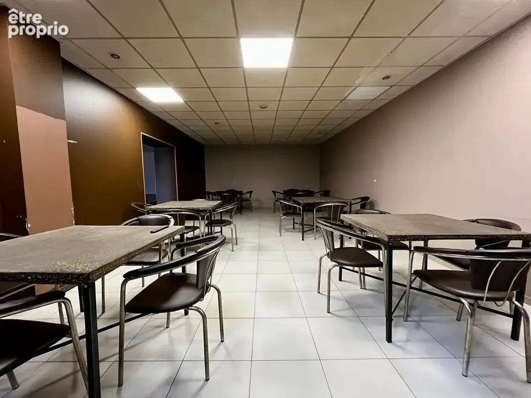 À vendre : Murs commerciaux de 1112 m² à Mâcon - Réf. 829T - photo 9