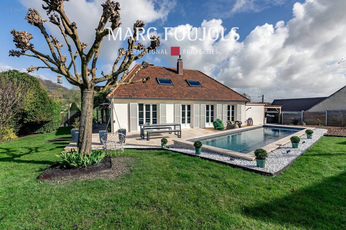 Maison à VERNEUIL-EN-HALATTE