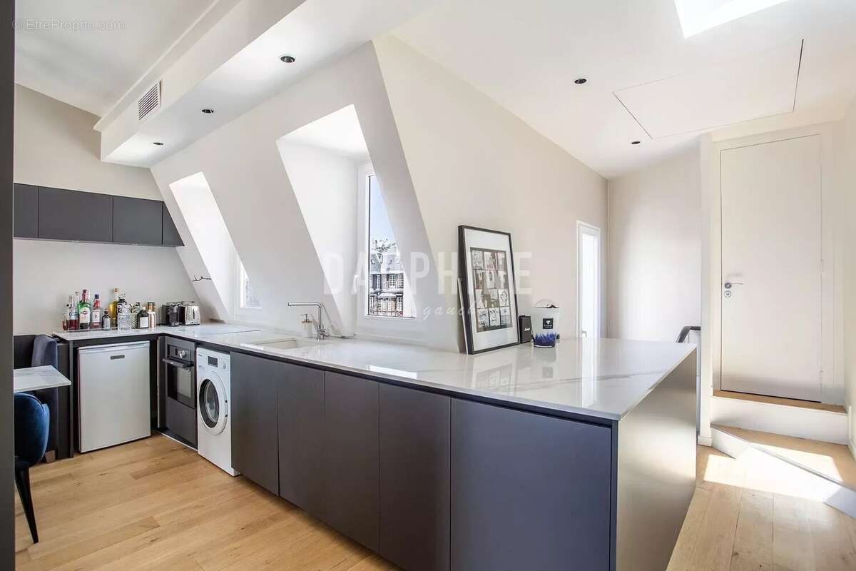 Appartement à PARIS-7E