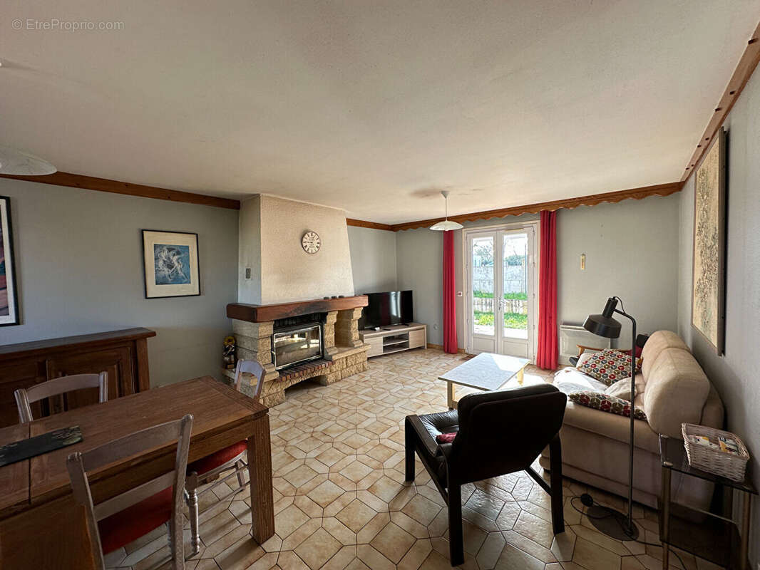 Maison à BOURCEFRANC-LE-CHAPUS