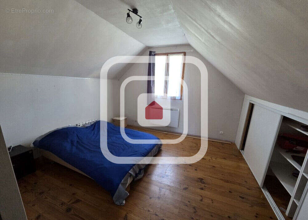 Maison à BOURG-ET-COMIN