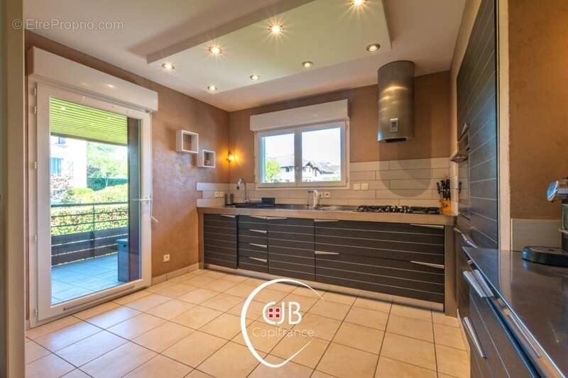 La Roche Sur Foron (74800): Appartement 3 pièces, 1 balcon, 2 terrasses et garage - photo 9