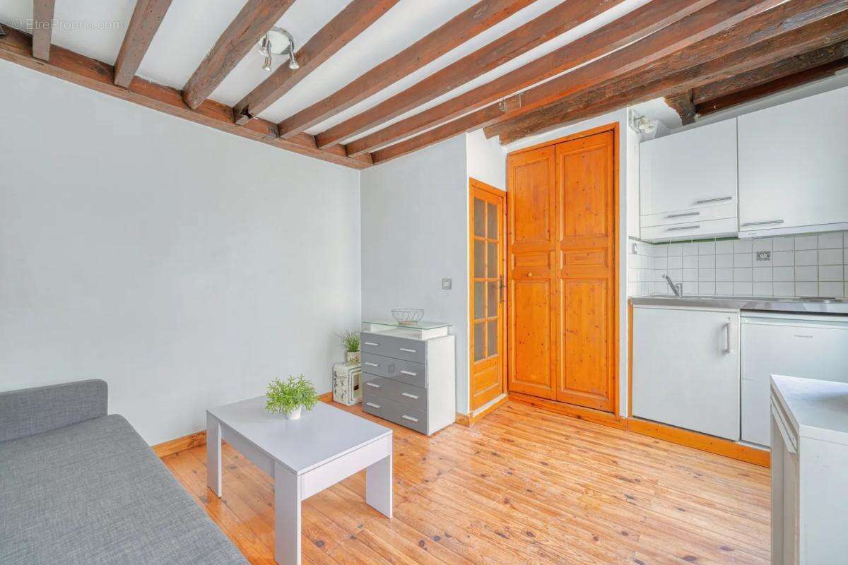Appartement à PARIS-11E