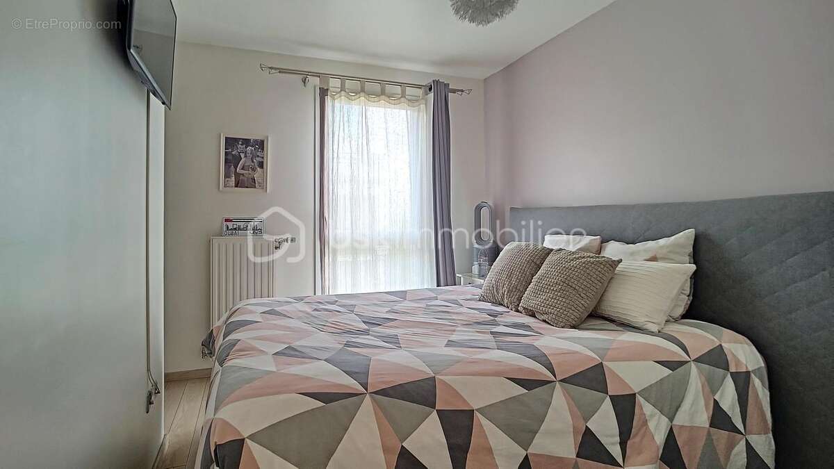 Appartement à LES PAVILLONS-SOUS-BOIS