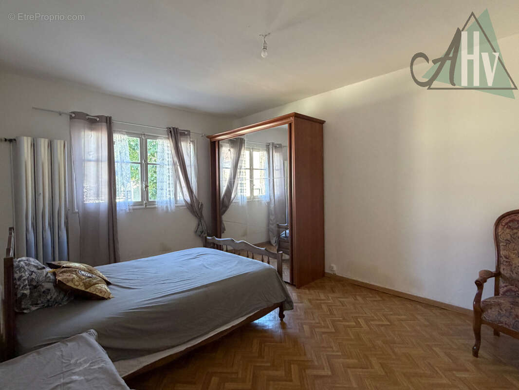 Maison fonctionnelle de plain-pied - 193 m2 - 7 pièces - Secteur Sourdun - photo 12