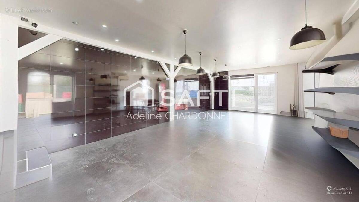 Photo 1 - Commerce à ANNECY