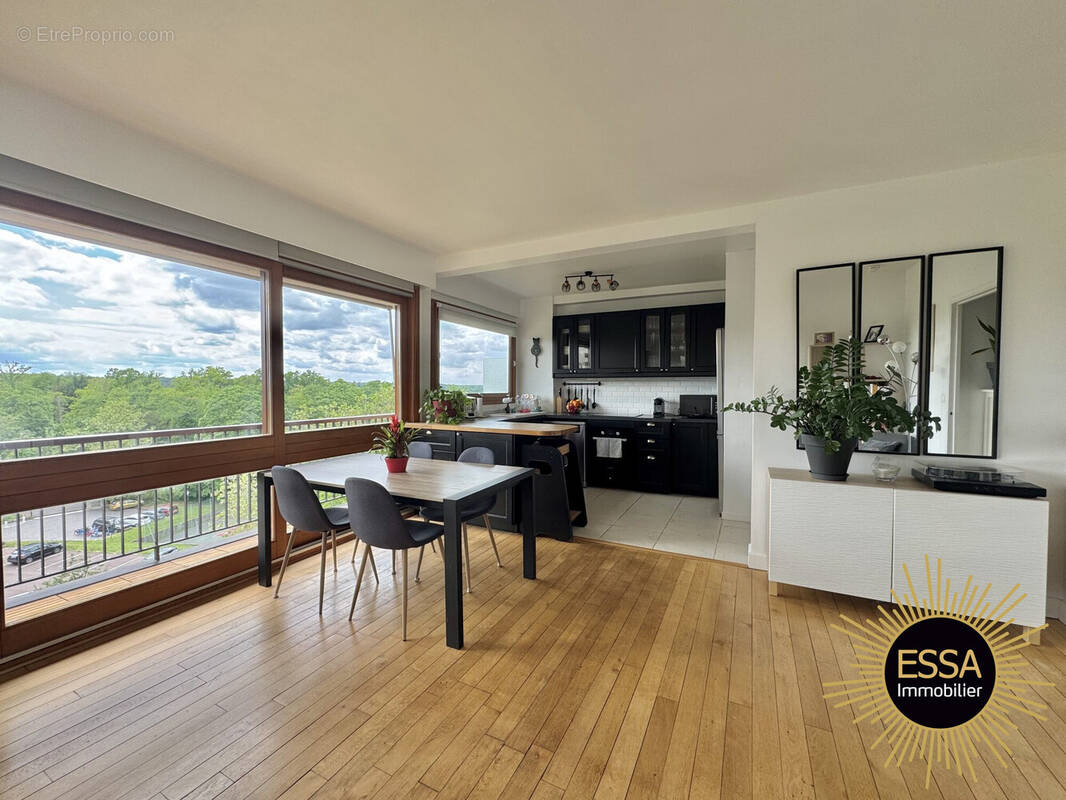 Appartement à LA CELLE-SAINT-CLOUD