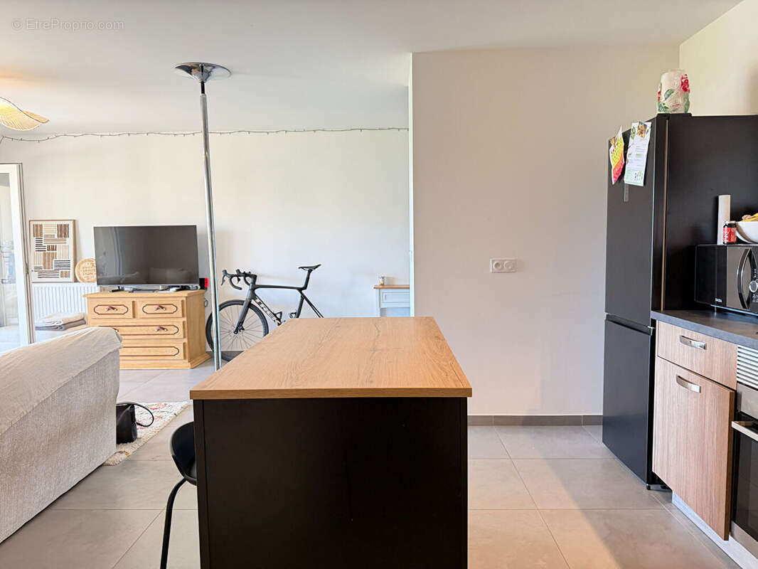 A vendre appartement t3 recent avec terrasse et garage deja loue a ajaccio - photo 4