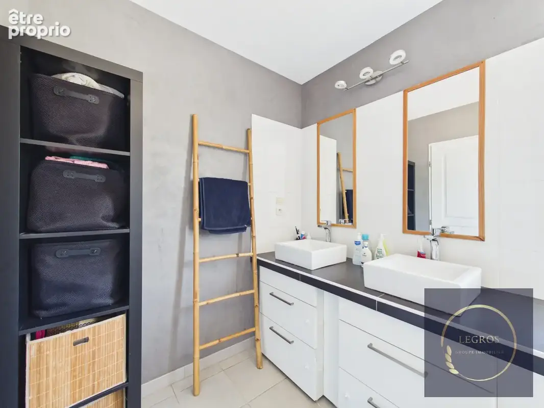 Maison individuelle de 140 m2 sur une parcelle de 557 m2 avec piscine, garage et abri. - photo 8