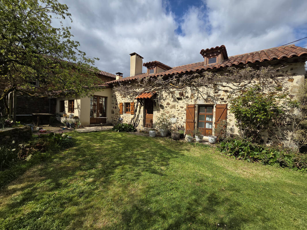 Maison à SAINT-PERDOUX