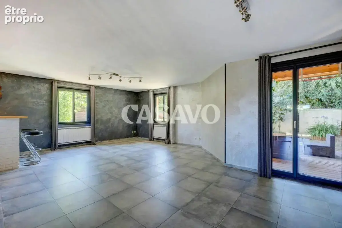 Vente Maison 6 pièces de 170m² - 69720 Saint-Laurent-de-Mure - photo 6