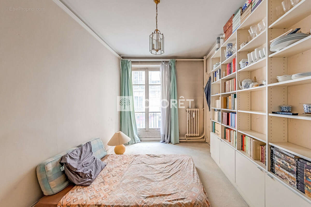 Appartement à PARIS-14E