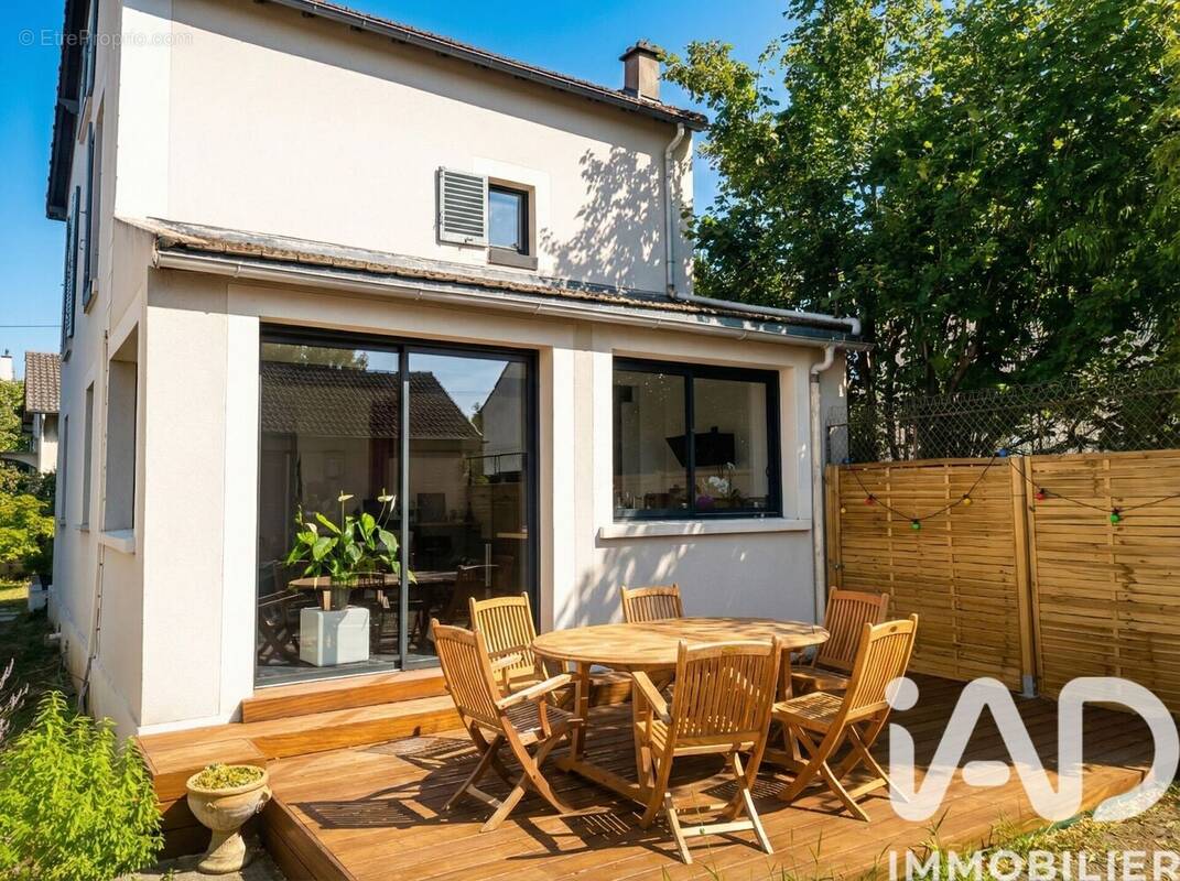 Photo 1 - Maison à SAINT-MAUR-DES-FOSSES