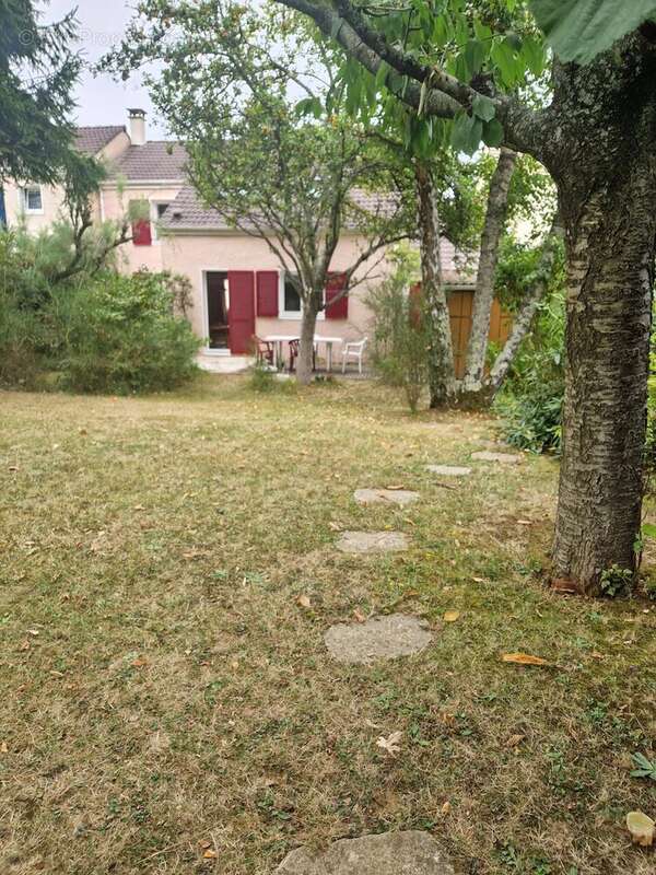 Maison à VOISINS-LE-BRETONNEUX