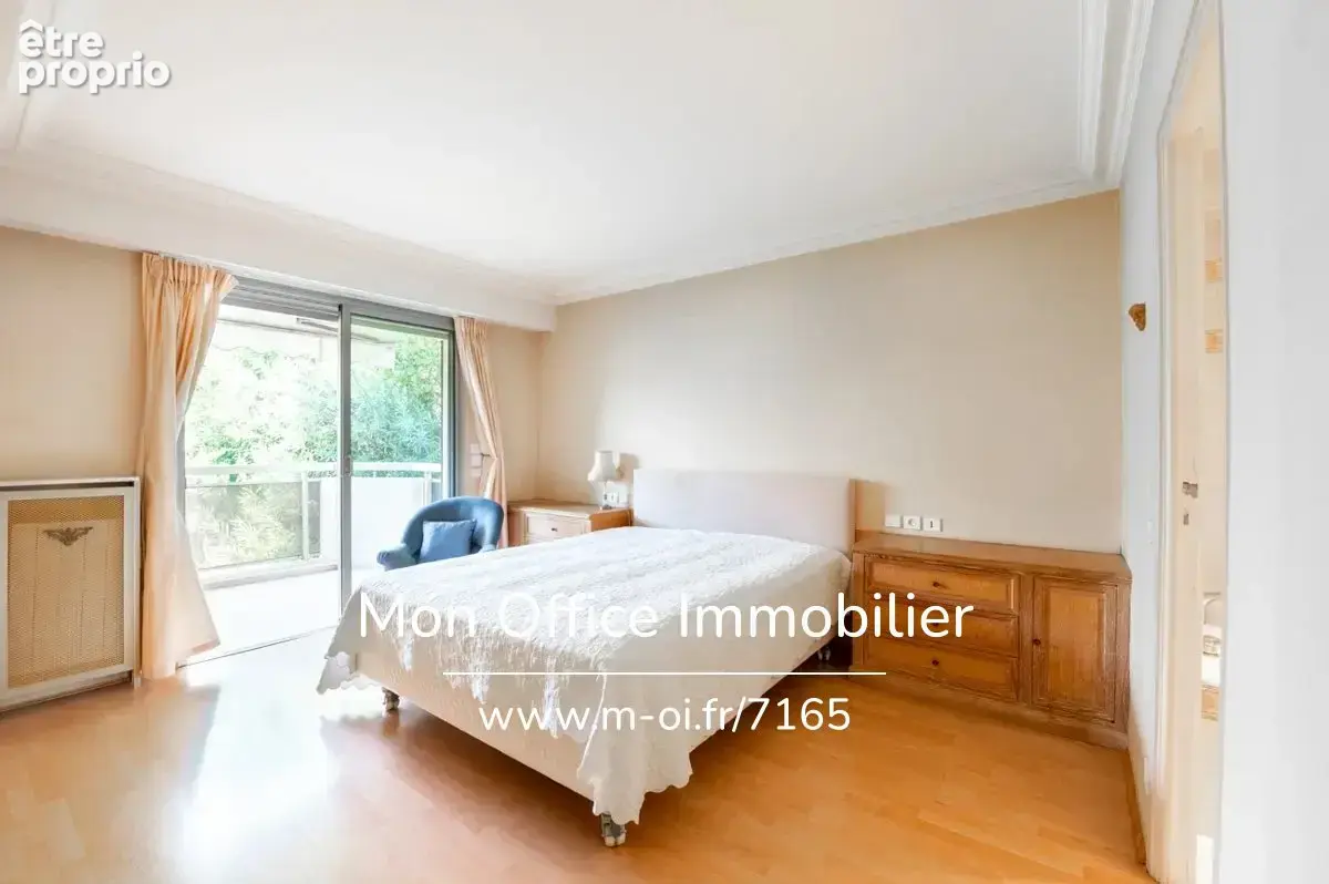 Référence : 7165-MDI - Appartement de 100m2 avec un terrase et un double garage à Cannes - photo 8