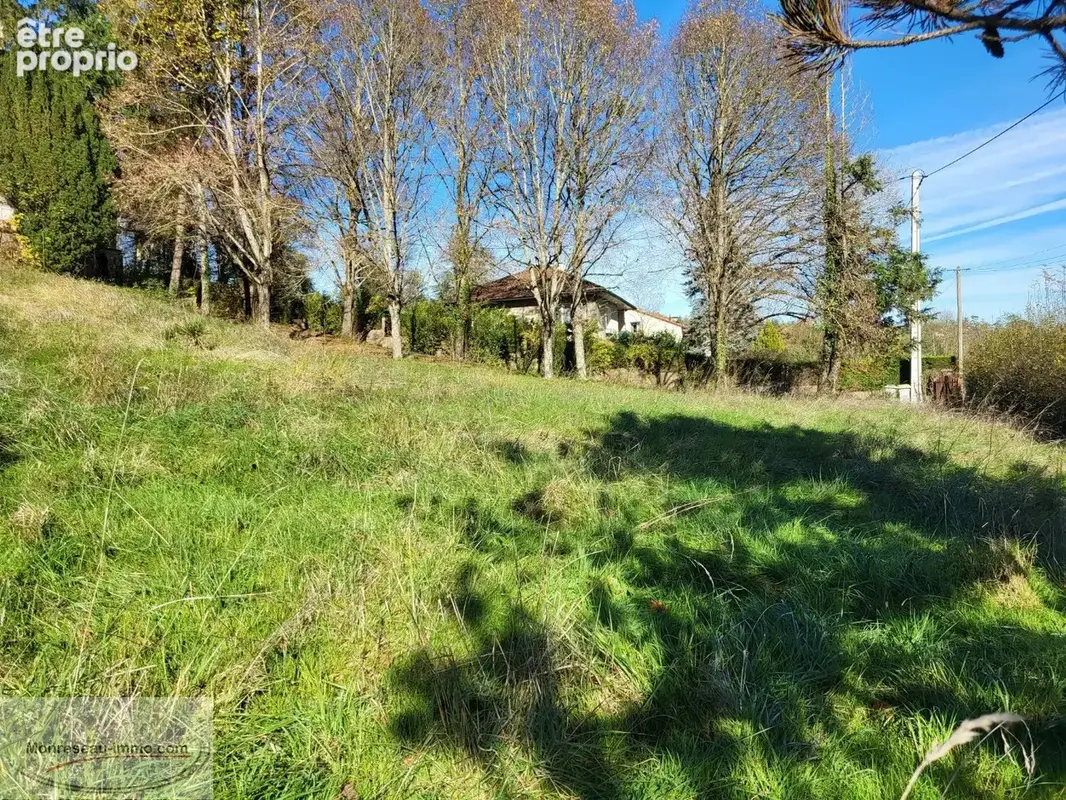 Terrain à Bâtir - 540m² - photo 2