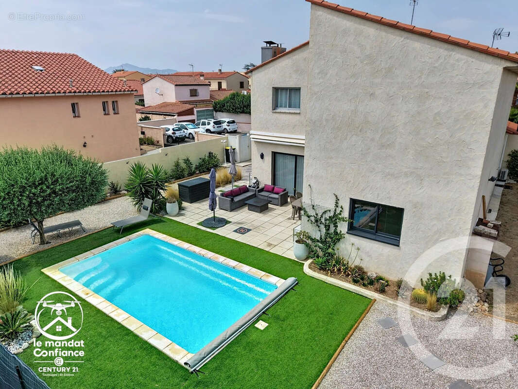 Maison 161 m² à Le Soler  - photo 2
