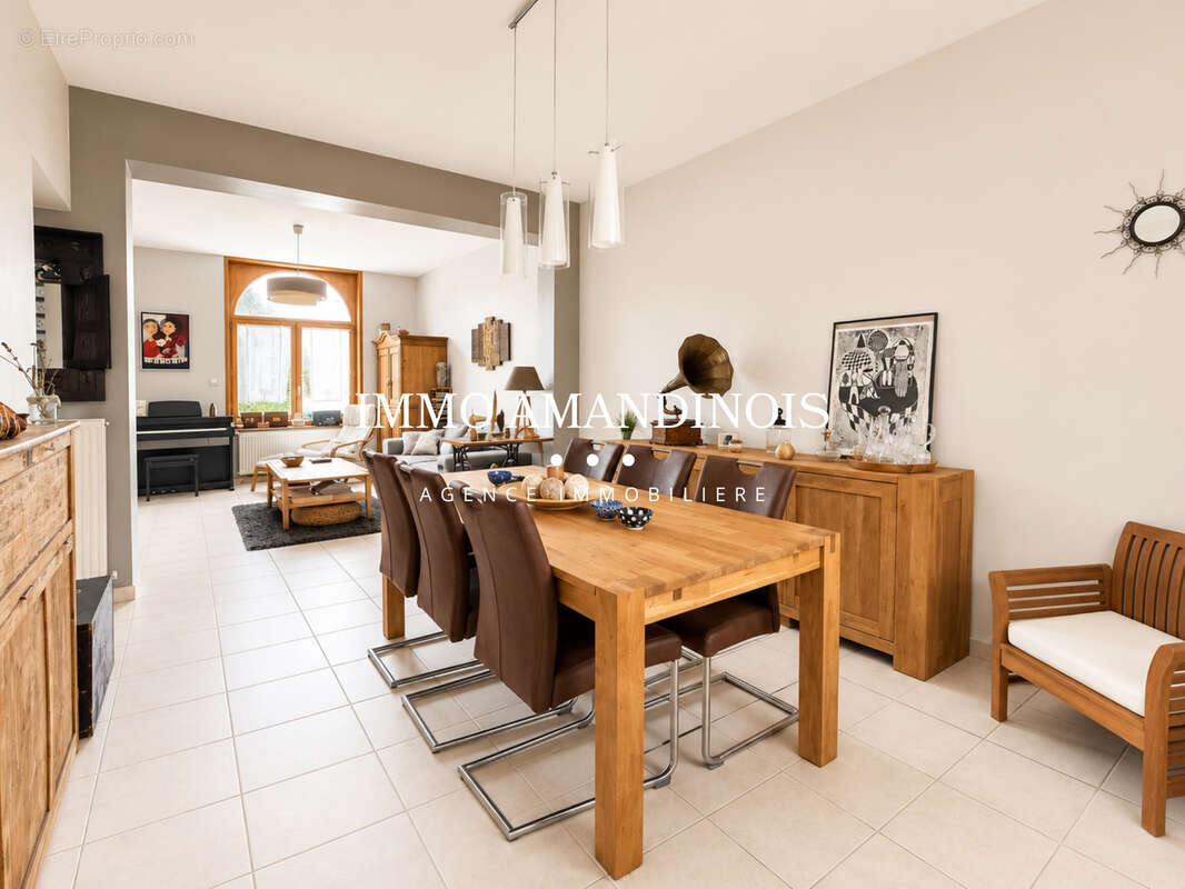 Maison de ville à Saint-Amand-les-Eaux, bâtie sur 952 m2. - photo 6