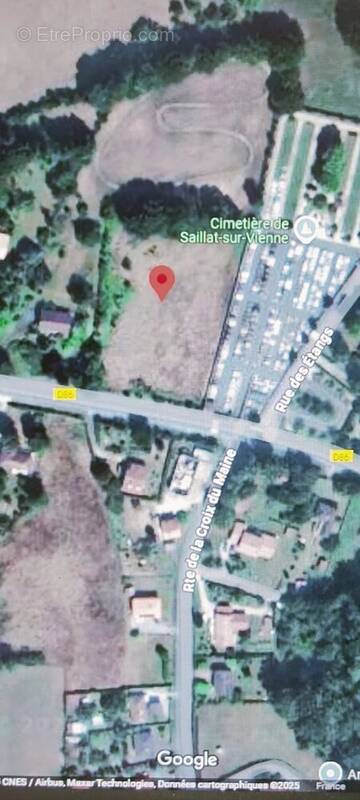 Terrain à SAILLAT-SUR-VIENNE