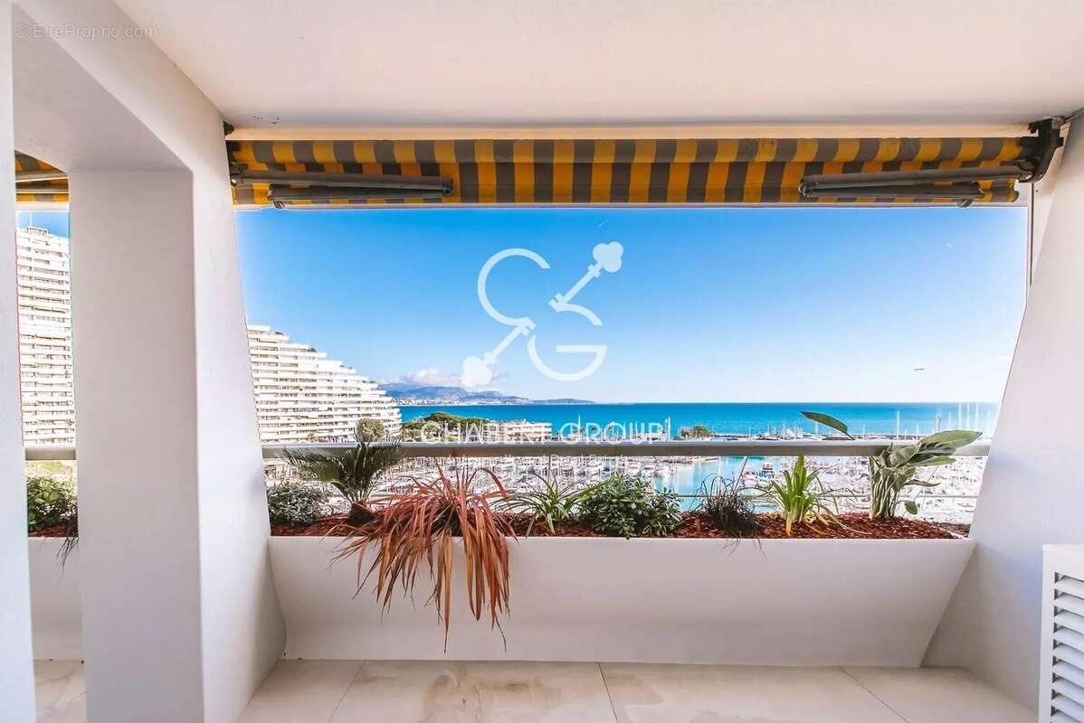 Appartement à VILLENEUVE-LOUBET