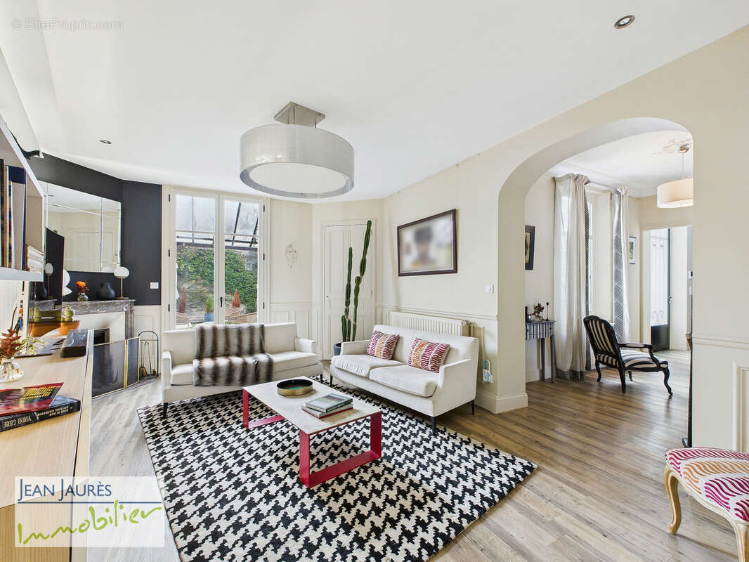 Maison à SAINTE-SAVINE