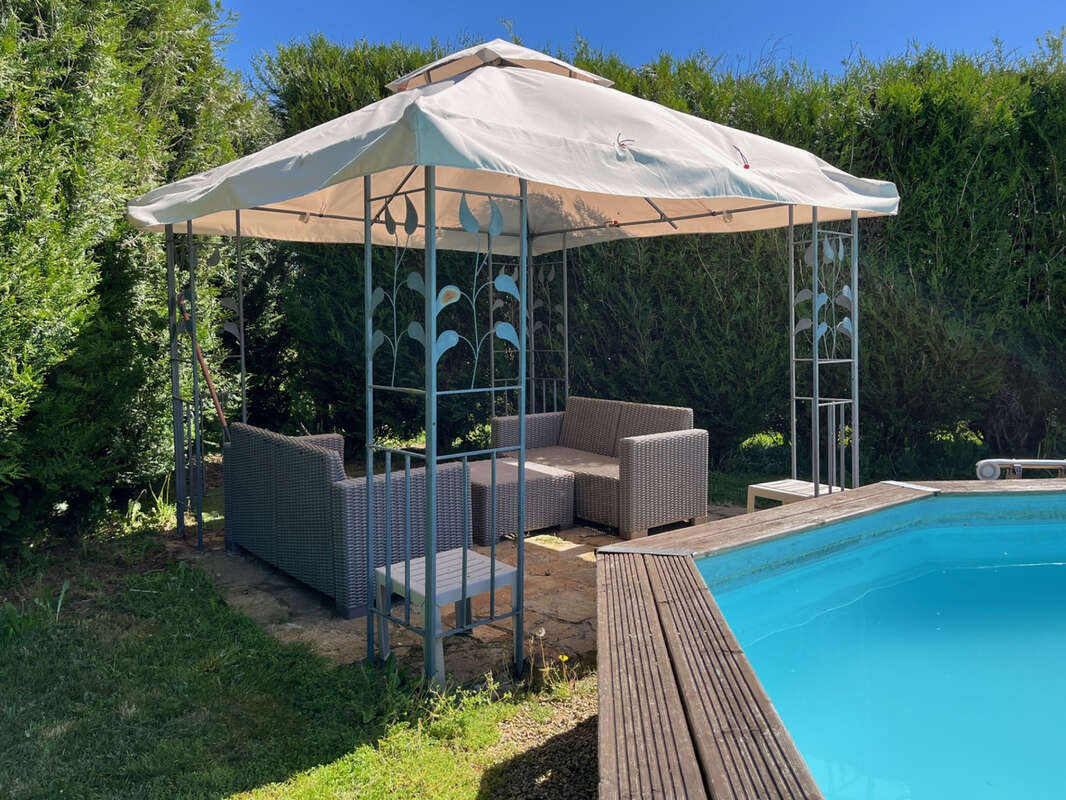 Maison à COUSSAC-BONNEVAL