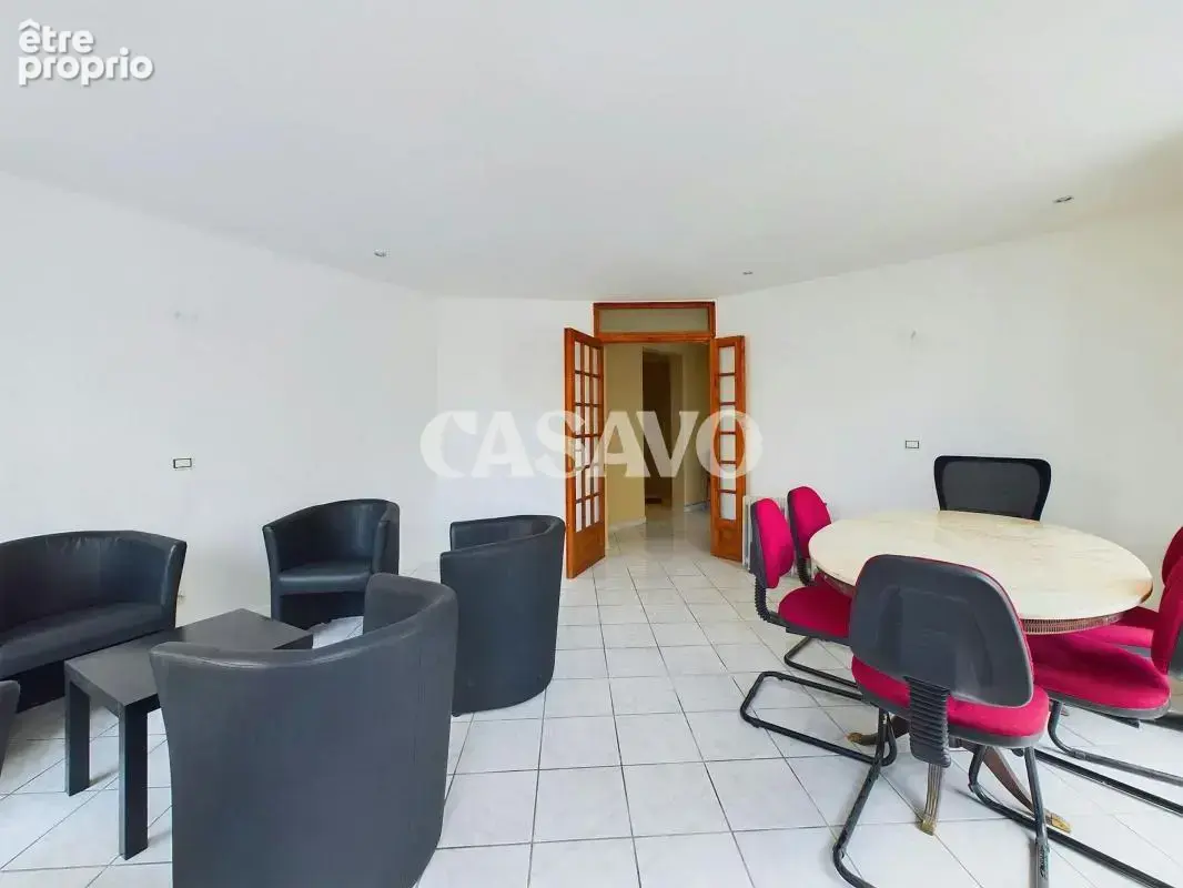 Vente Appartement 2 pièces de 56m² - 75018 Paris - photo 6