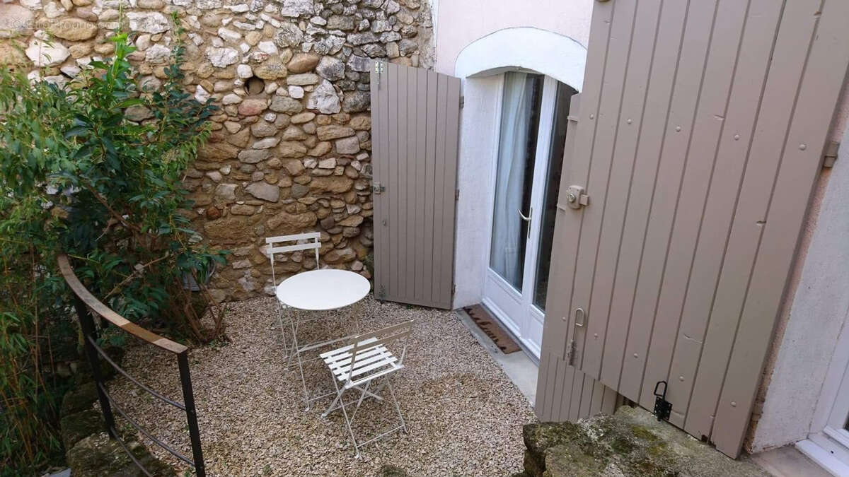 Maison de village de 160 m2  avec cour et terrasse - photo 18