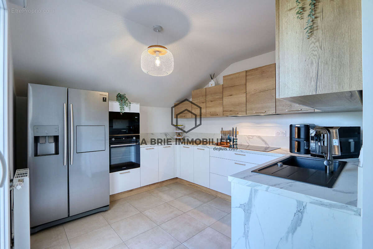 Appartement à BRIE-COMTE-ROBERT