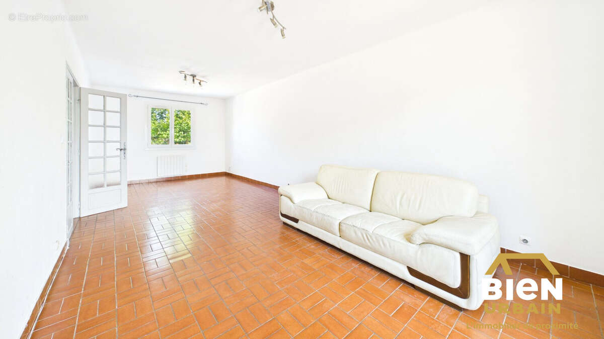 Maison 90 m² à Garons  - photo 3