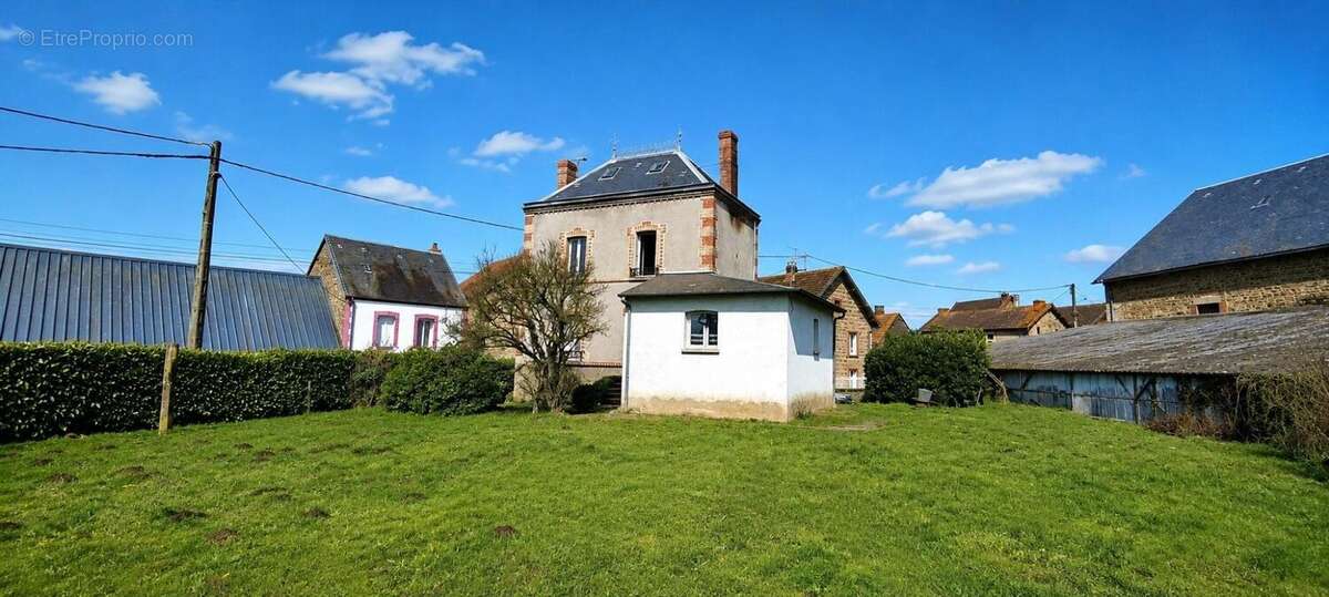 Maison 70 m² à Moutier-Rozeille  - photo 2