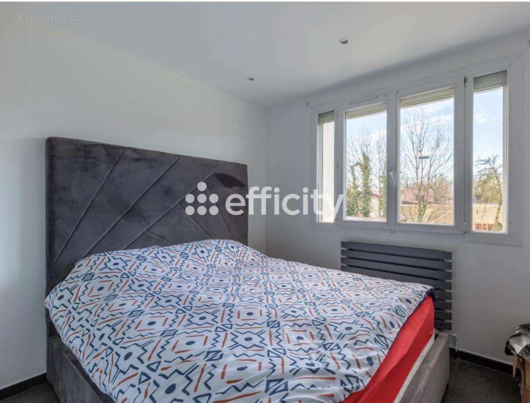 Maison à VAULX-EN-VELIN