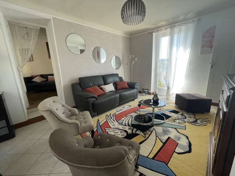 Maison à LA CELLE-DUNOISE