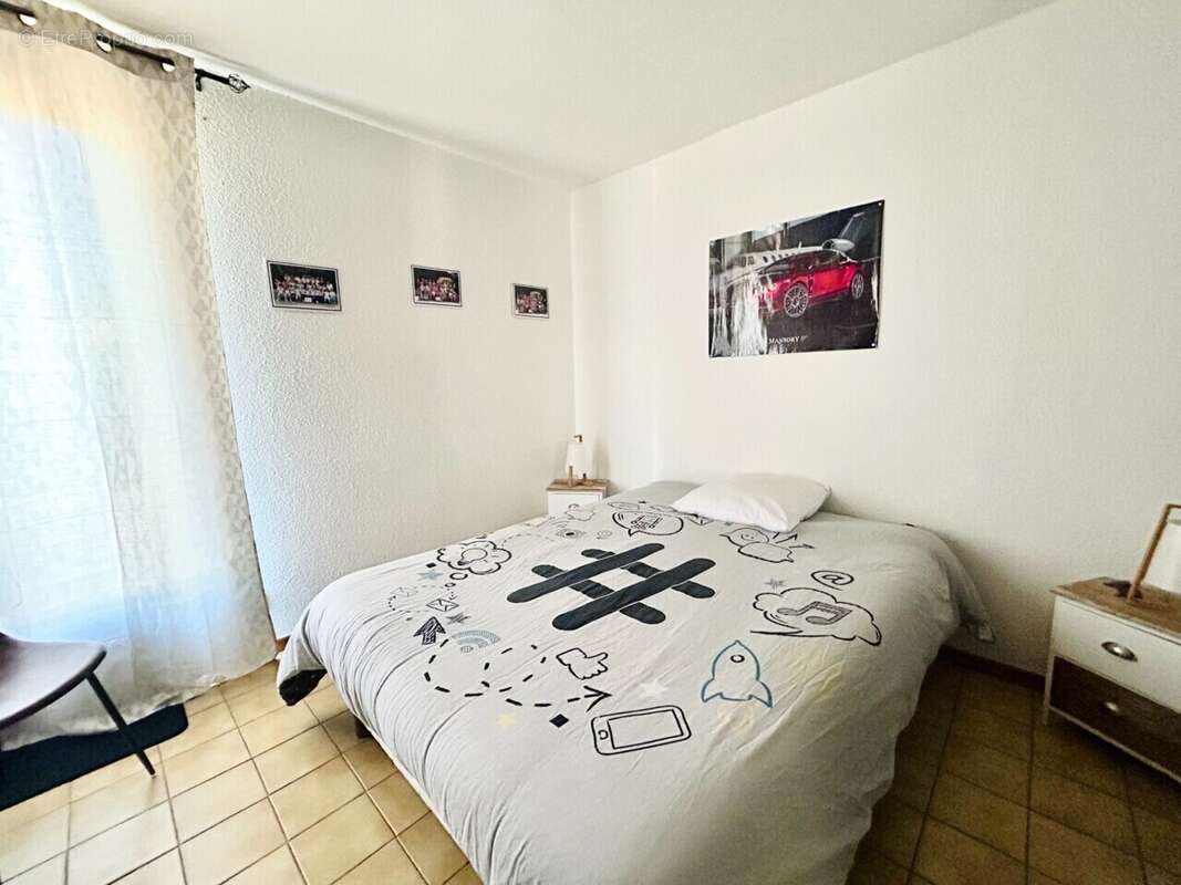 Maison à SAINT-JEAN-DE-MUZOLS