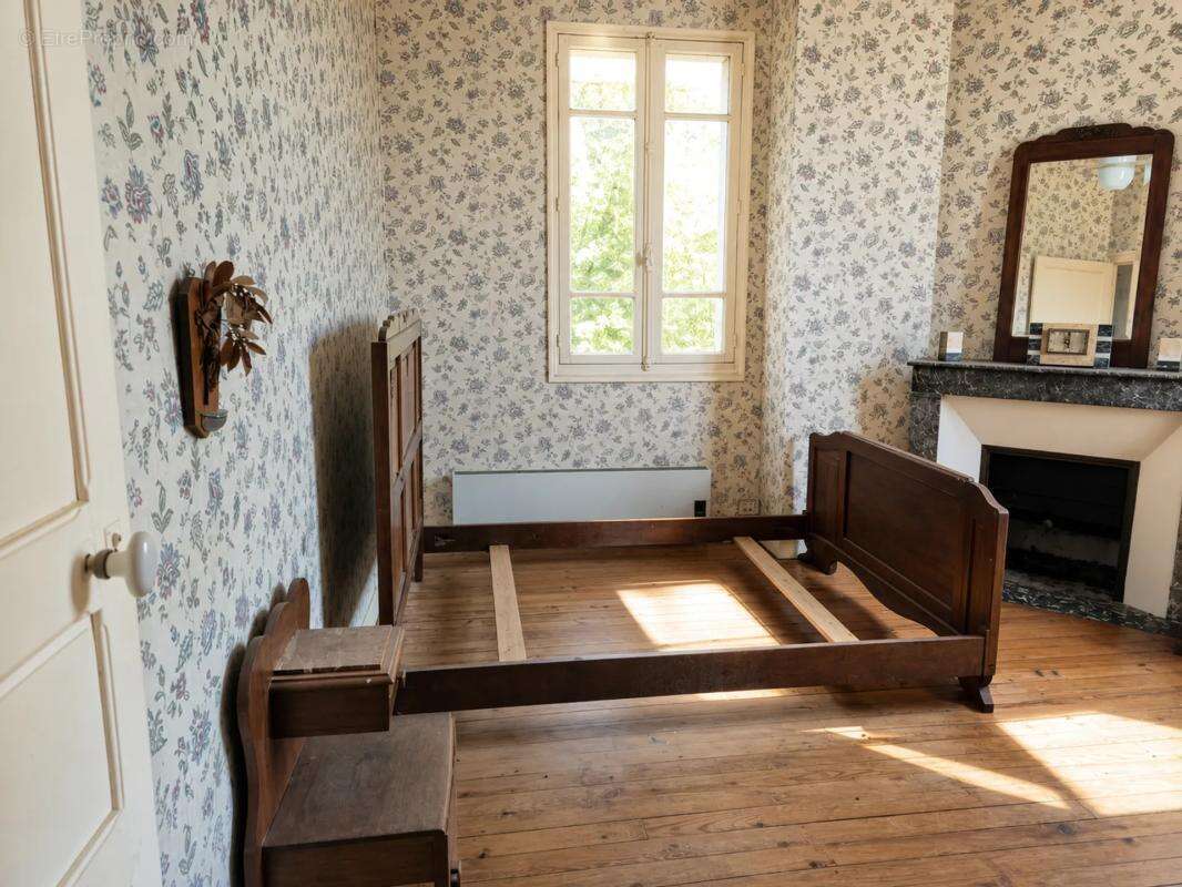 Maison de 7 pièces de 160 m² à Serres-Sainte-Marie - photo 8