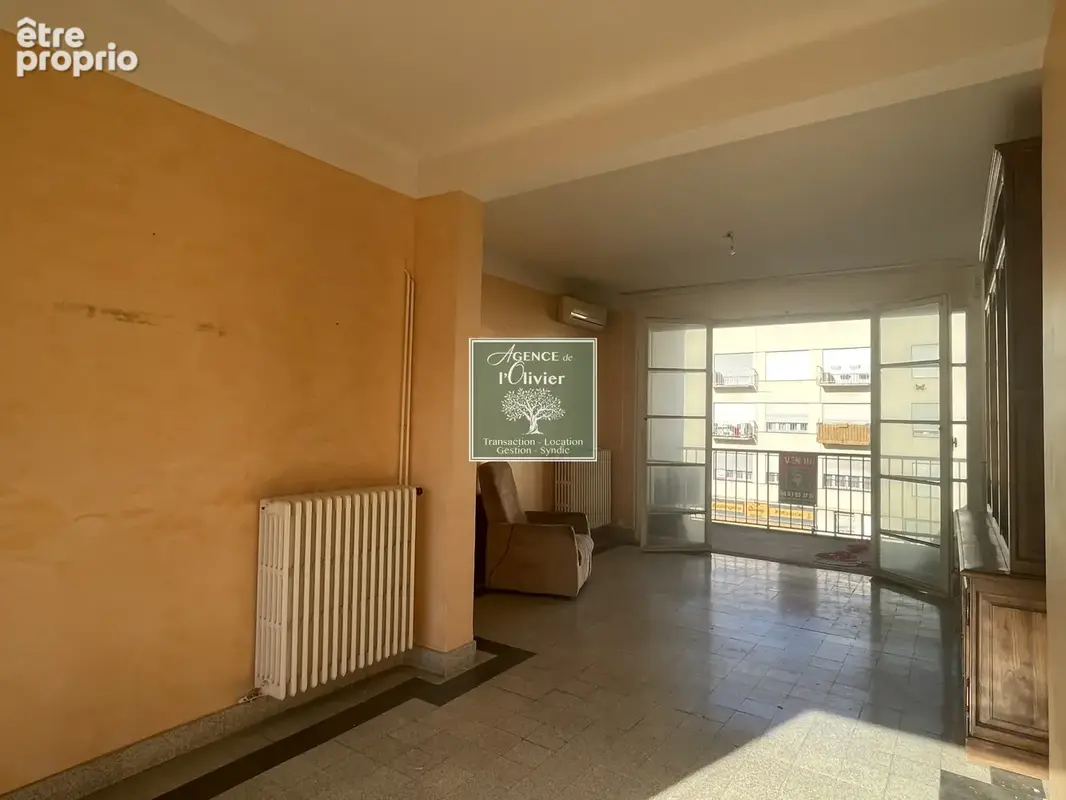 TRINQUETAILLE - Appartement de 88m2 avec deux balcons et deux caves - photo 3
